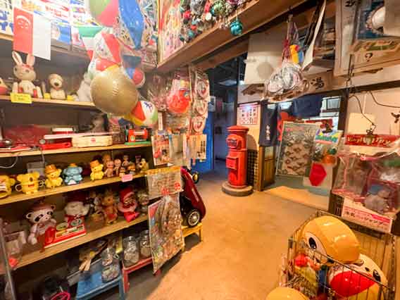 レトロな駄菓子屋